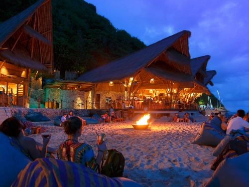 Sundays Beach Club